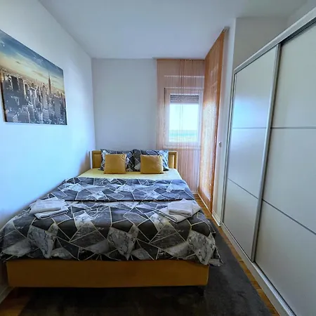 Apartment Pleasure Lux1 *